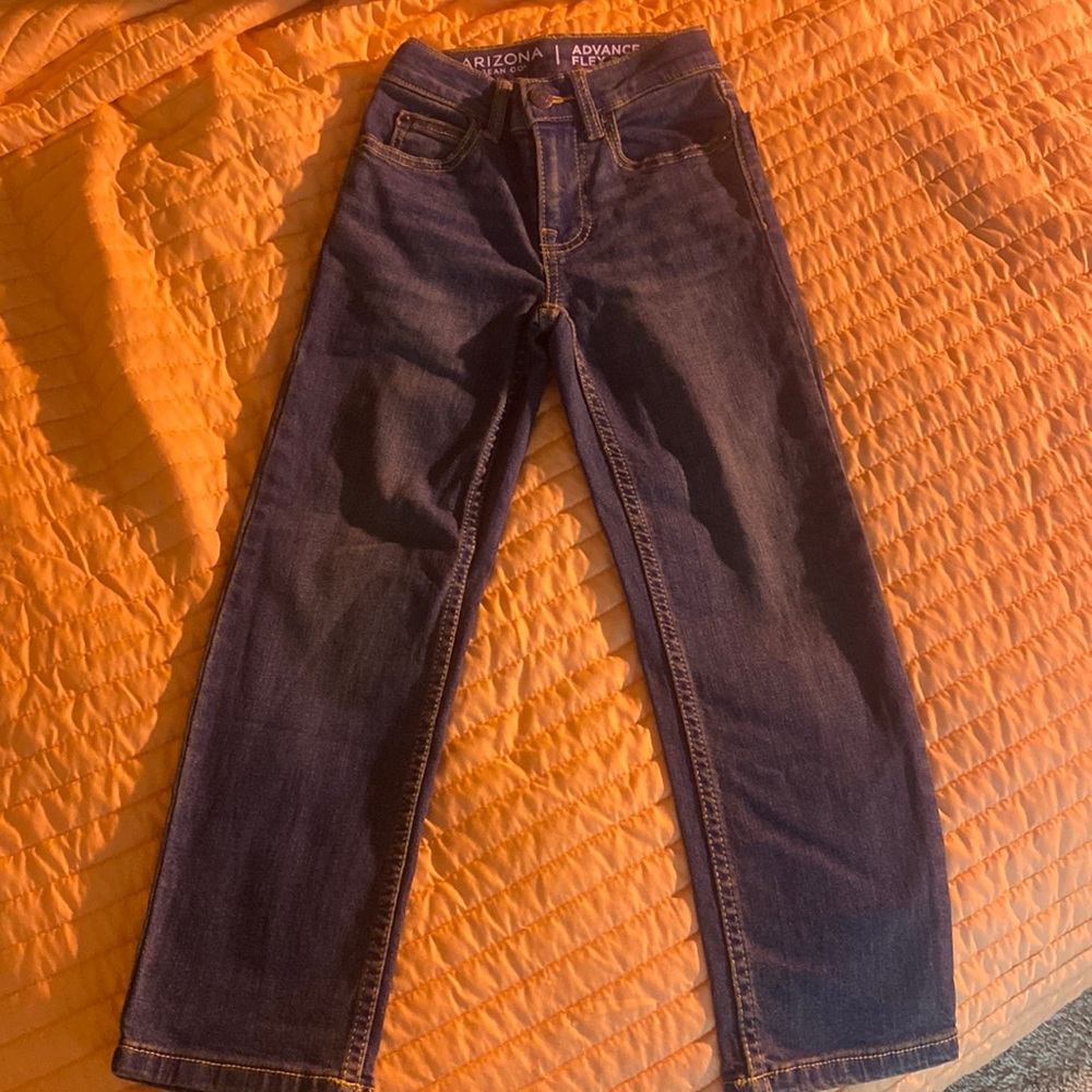 New size 6 boys jeans. Never worn.